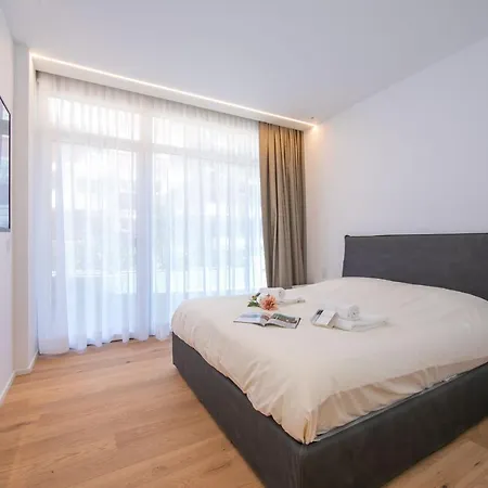 Apartment Serendipity *